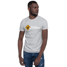 Cargar imagen en el visor de la galería, Camiseta &quot;Ruta de la Victoria&quot; Manga Corta
